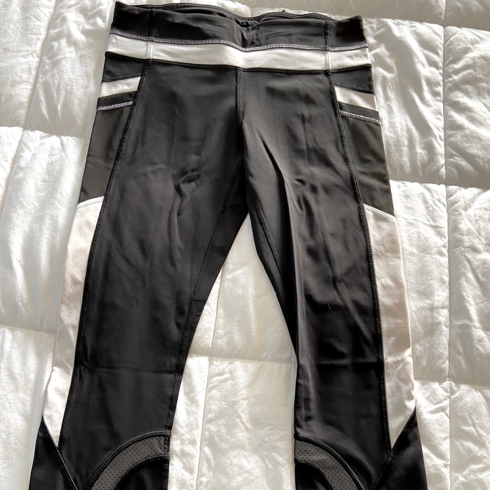 Lululemon color block, mesh, 3/4 running crop
